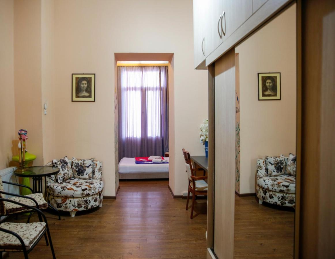 Apartment On Chubinashvili 30 Tbilisi Exteriör bild